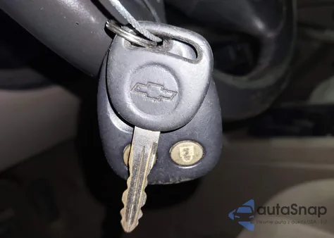 2004 Chevrolet Silverado 1500 Ls z USA, uszkodzony, nr VIN 2GCEK19T941211355